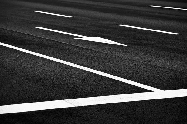 La sécurité et l’optimisation de vos espaces avec Ylon : Votre partenaire de confiance pour le marquage au sol